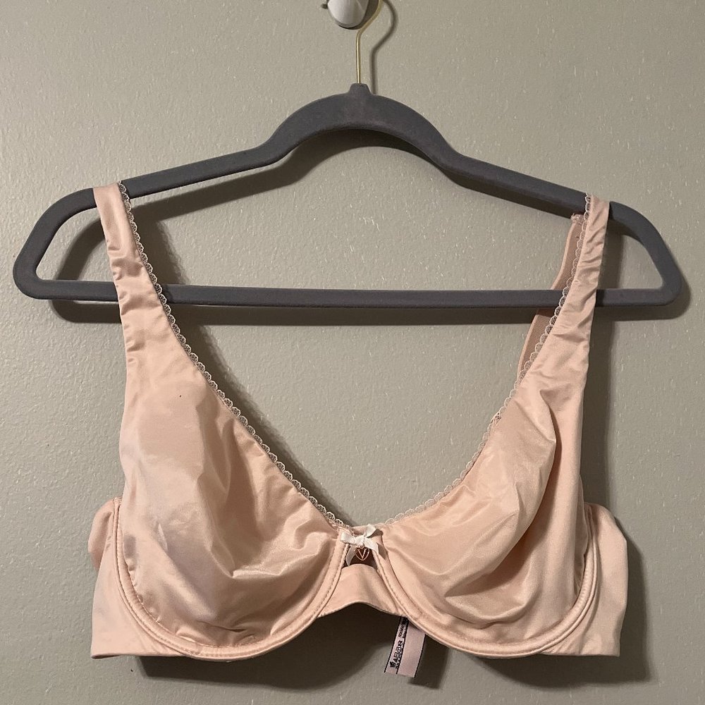 Victoria's Secret Body by Victoria Unlined Demi NWOT